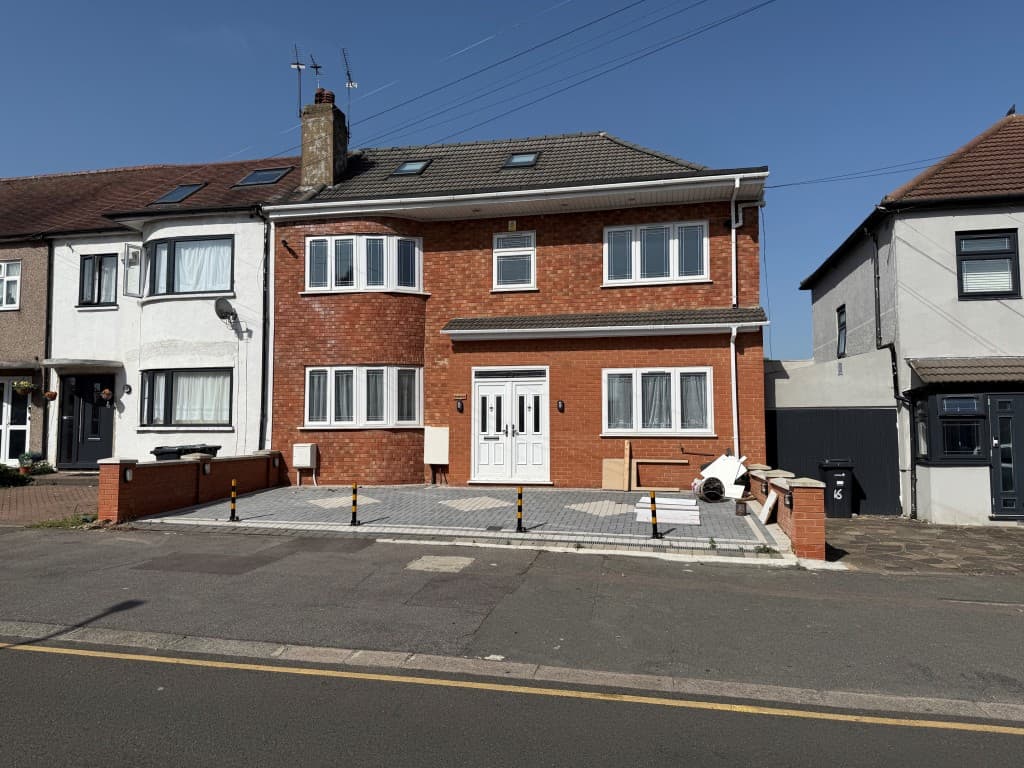 House With Versatile Accommodation