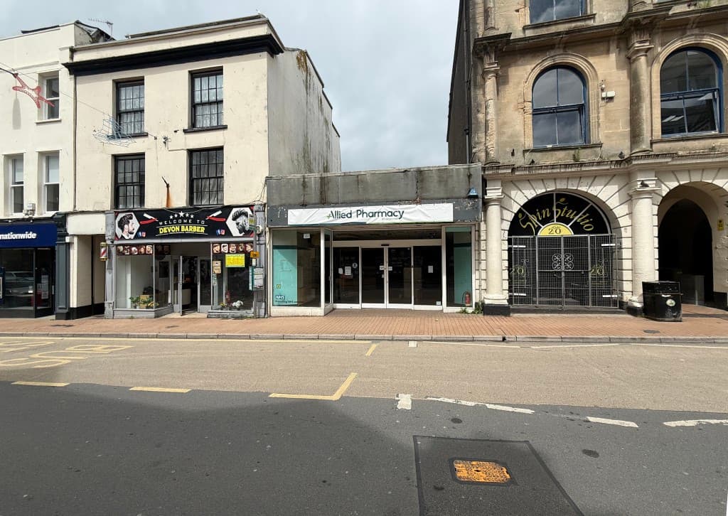 Substantial Freehold Former Pharmacy With Extensive Commercial Accommodation