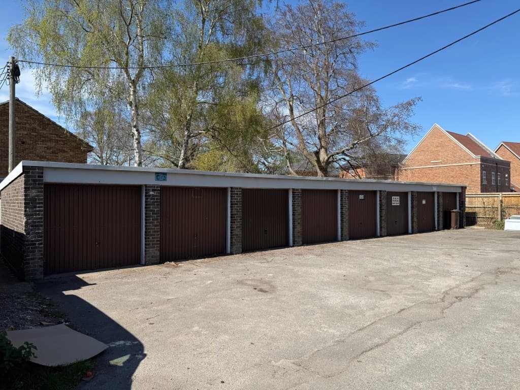 Block Of 12 Freehold Garages