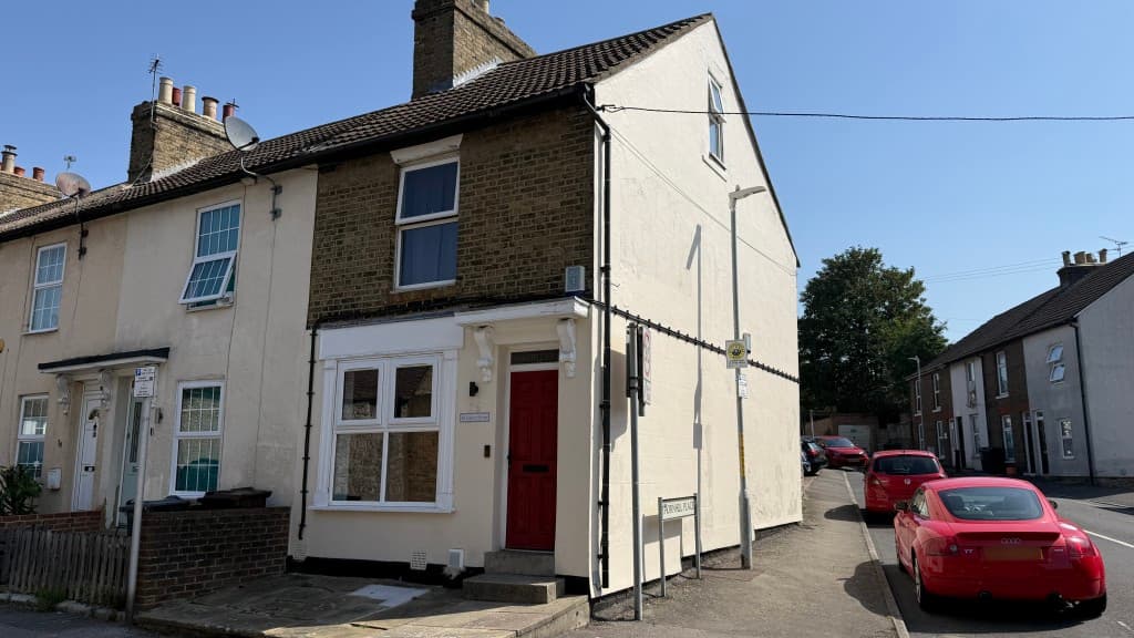 Freehold Part Vacant Residential Investment With Potential Income Of £27,000 Per Annum
