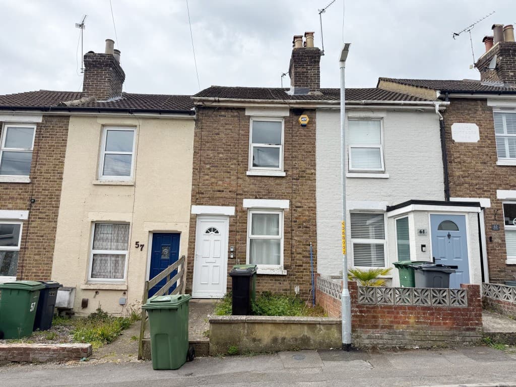 Mid-Terrace House For Refurbishment