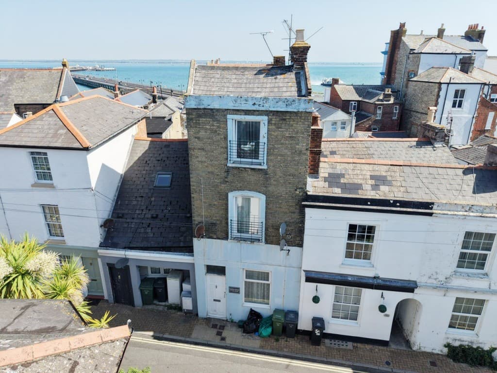 Split-Level Flat For Investment Or Occupation