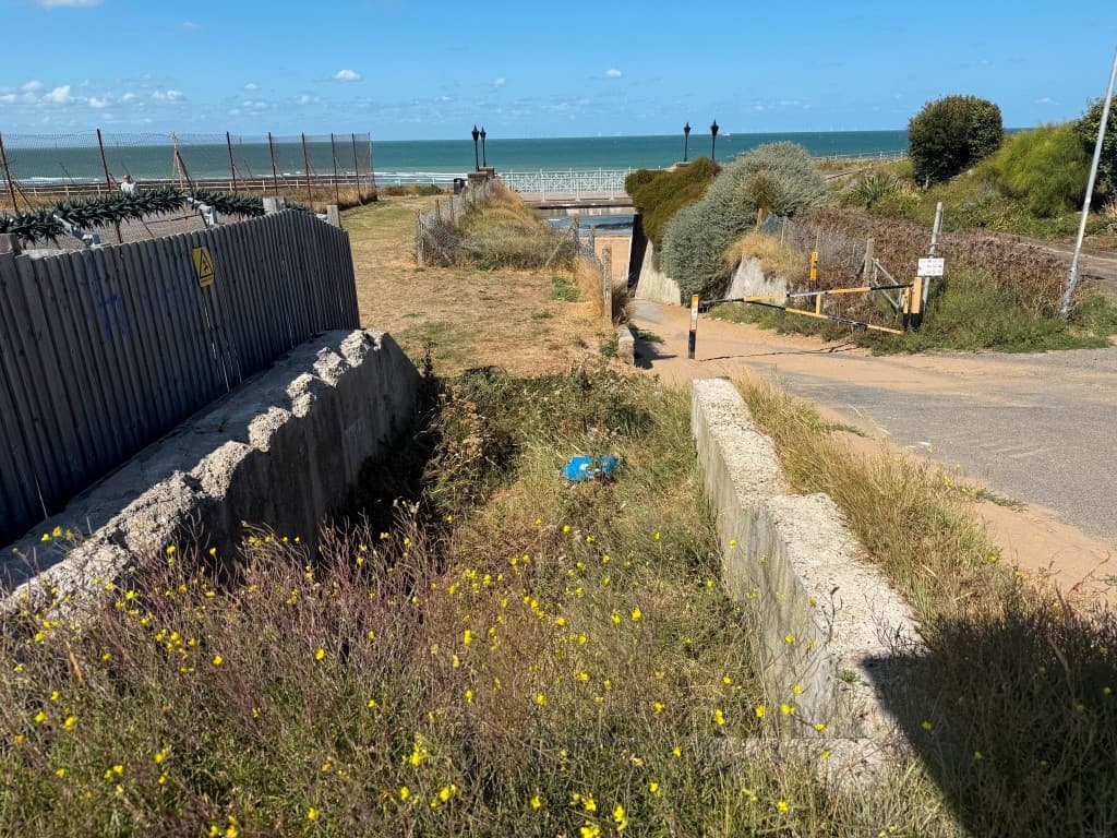 Plot With Potential Close To Beach And Seafront