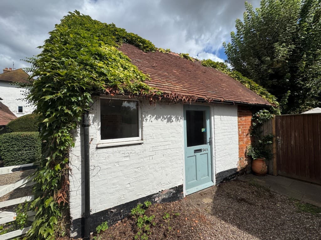 Former Hairdressing Salon With Potential