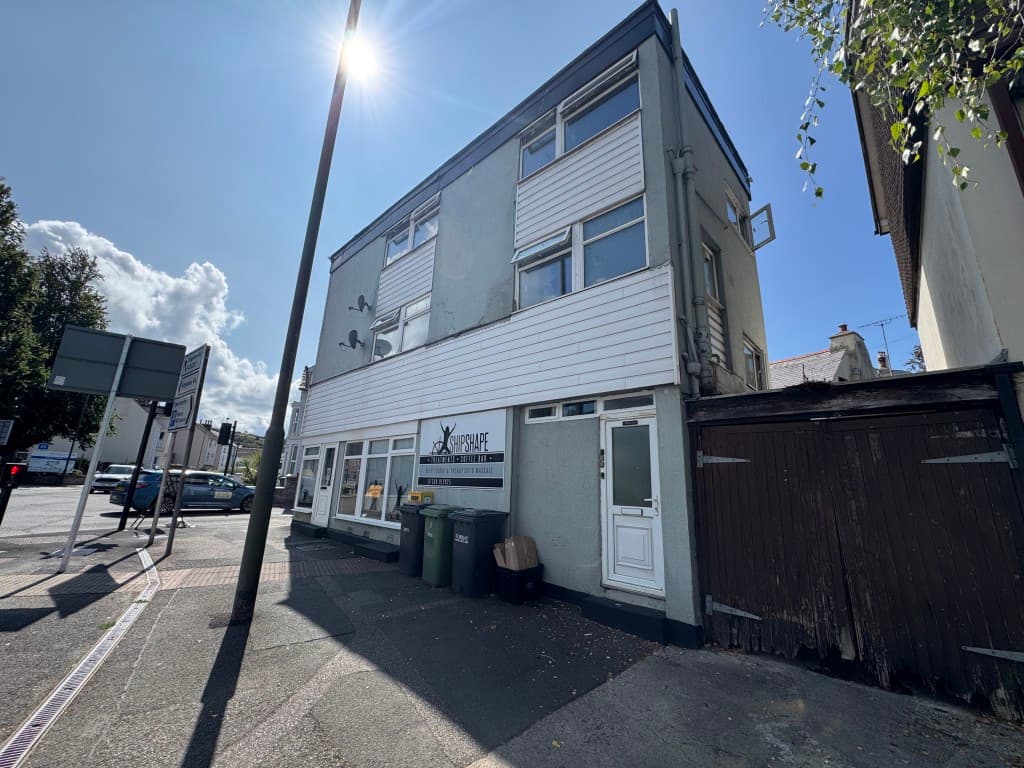 Mixed Use Investment Close To The Town Centre