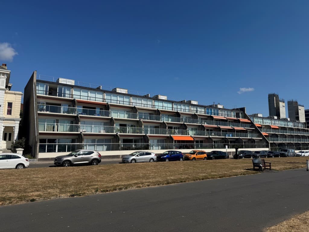 Two-Bedroom First Floor Apartment With Sea Views