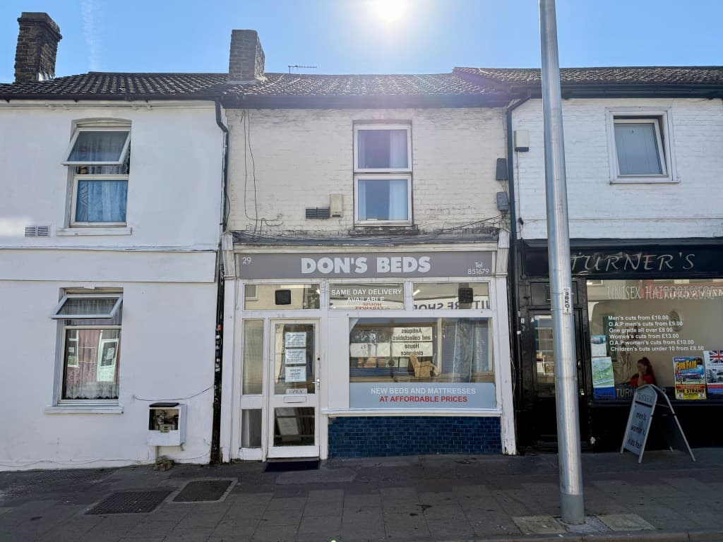 Shop With One-Bedroom Flat Above