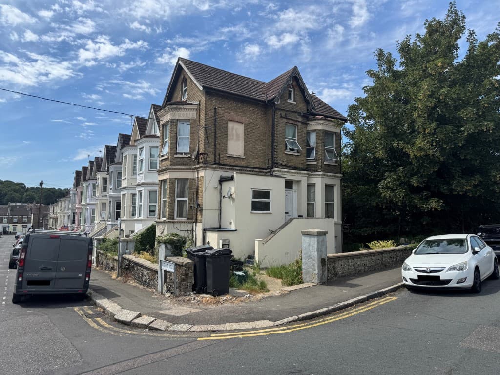 Freehold Block Of Four Flats
