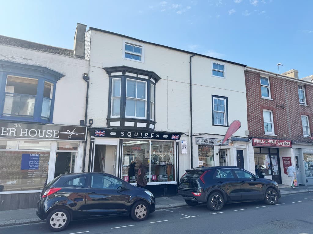 Two-Bedroom Town Centre Flat For Investment Or Occupation