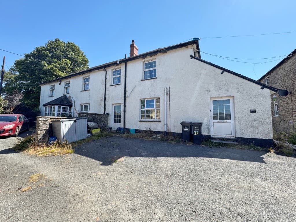 Three-Bedroom Farmhouse And Attached Two-Bedroom Annex - Freehold Investment