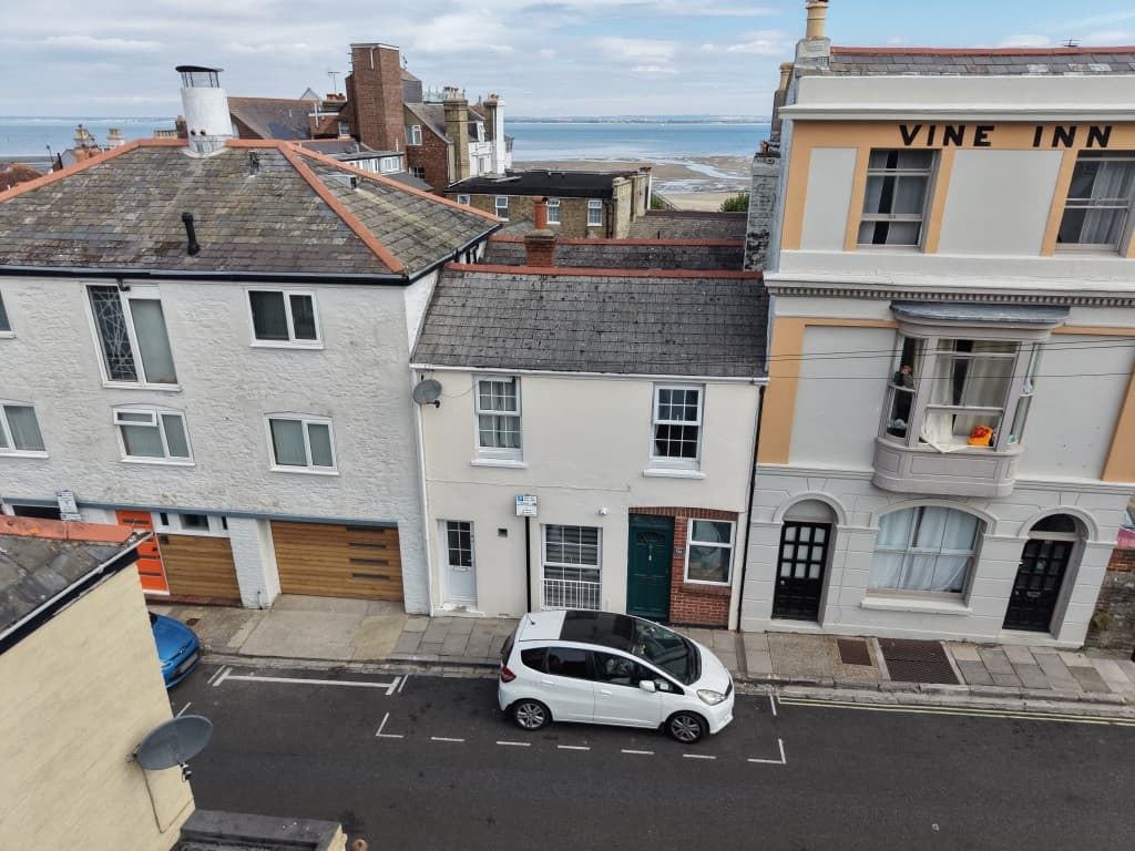 Three-Bedroom Cottage For Investment Or Occupation