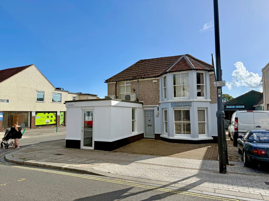 Vacant Freehold Commercial Premises With Potential