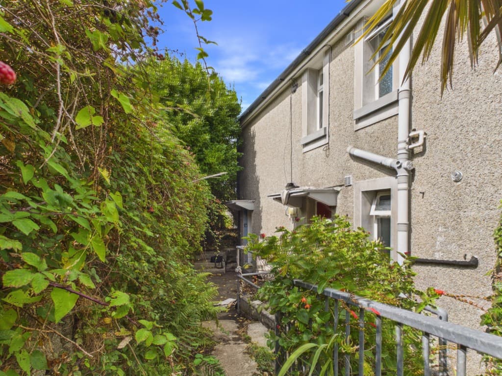Leasehold First Floor Two-Bedroom Flat With Garden