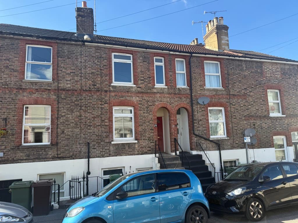House Close To Town Centre In Need Of Refurbishment