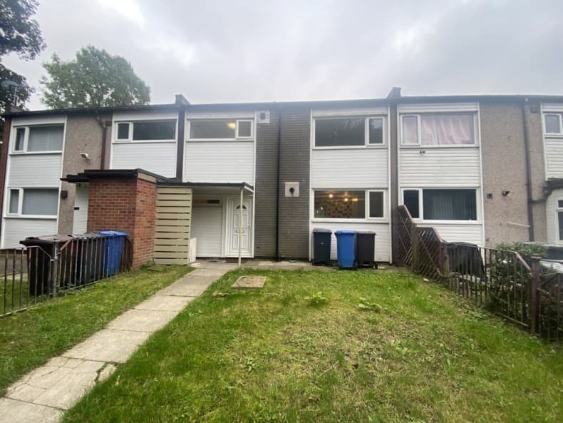Good Size Three Bedroom Mid Terrace Property